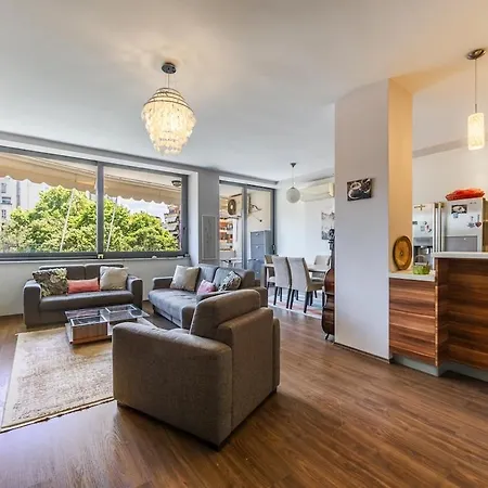 Lights 2br With Balcony By Pikhost تيرانا